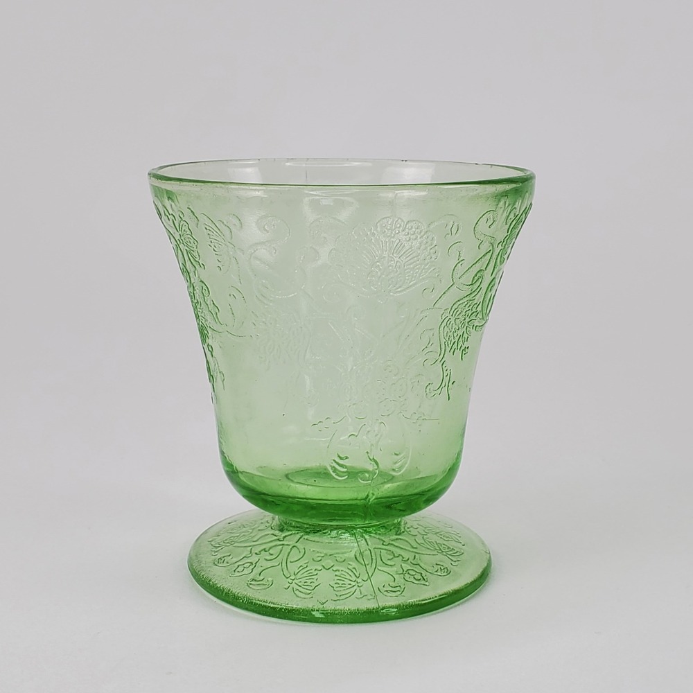 Vintage Green Uranium Glass Florentine No 1 Poppy Footed Tumbler 3.5 Inch Glows - Picture 3 of 7